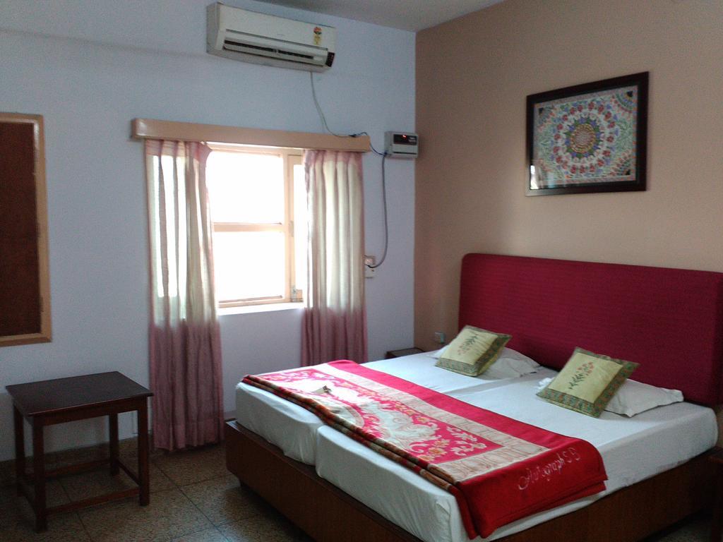 Hotel Ajaya Varanasi Camera foto