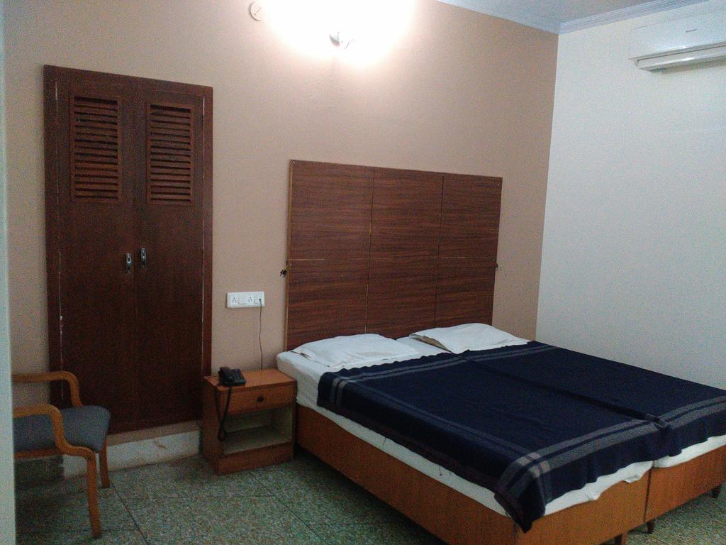 Hotel Ajaya Varanasi Camera foto