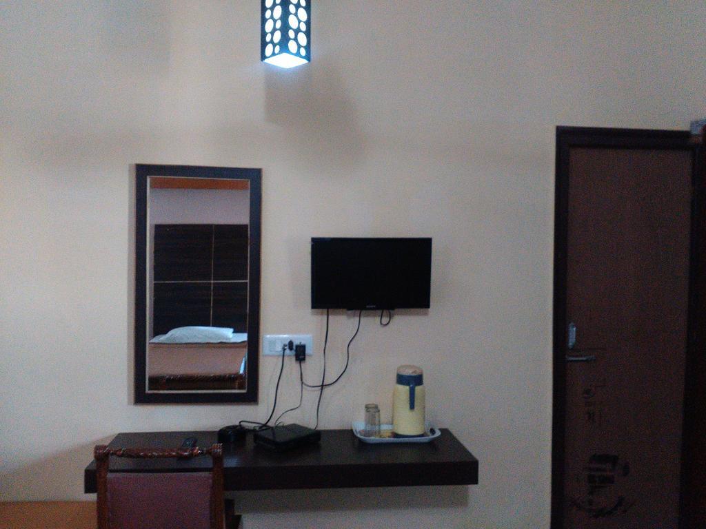 Hotel Ajaya Varanasi Camera foto