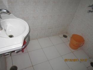 Hotel Ajaya Varanasi Esterno foto
